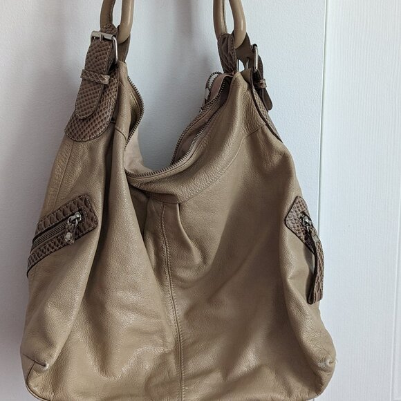 Taupe genuine leather handbag with snake embossed leather details - Picture 3 of 9